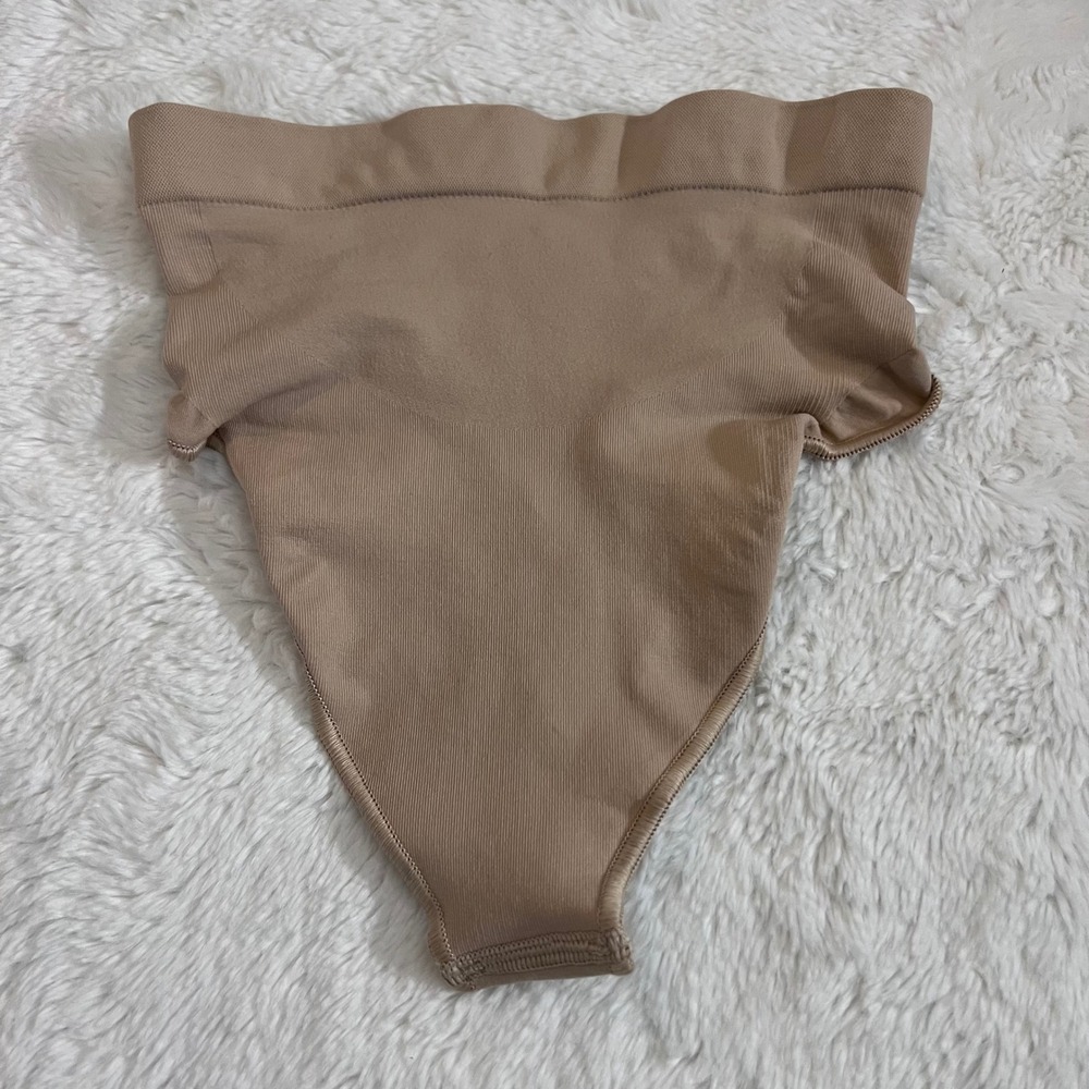 SKIMS‎ Women's Sculpting Thong High Waisted Shapewear Tan Size XS NWOT